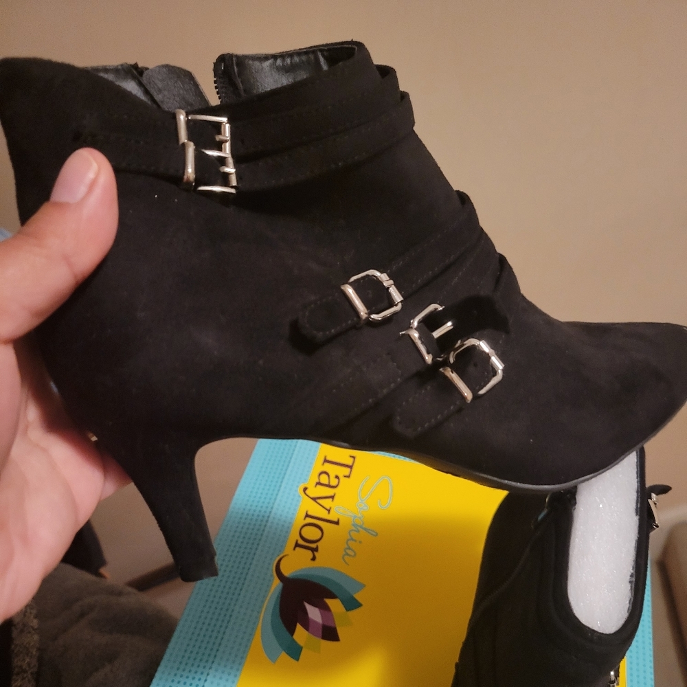 Suede ankle boots 11W